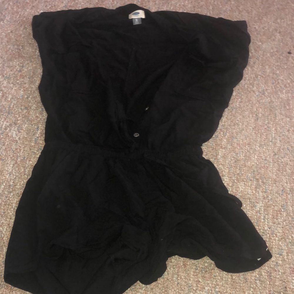 Old navy romper size XS smoke free house
